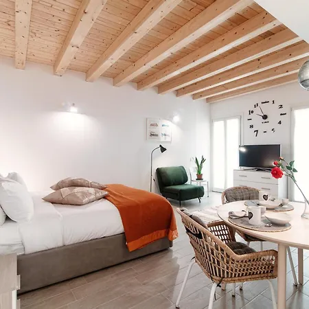 Numero 11 Piazza Amendola - By Myhomeincomo Appartement *